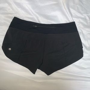 Lululemon Speed Up Shorts 2.5’’